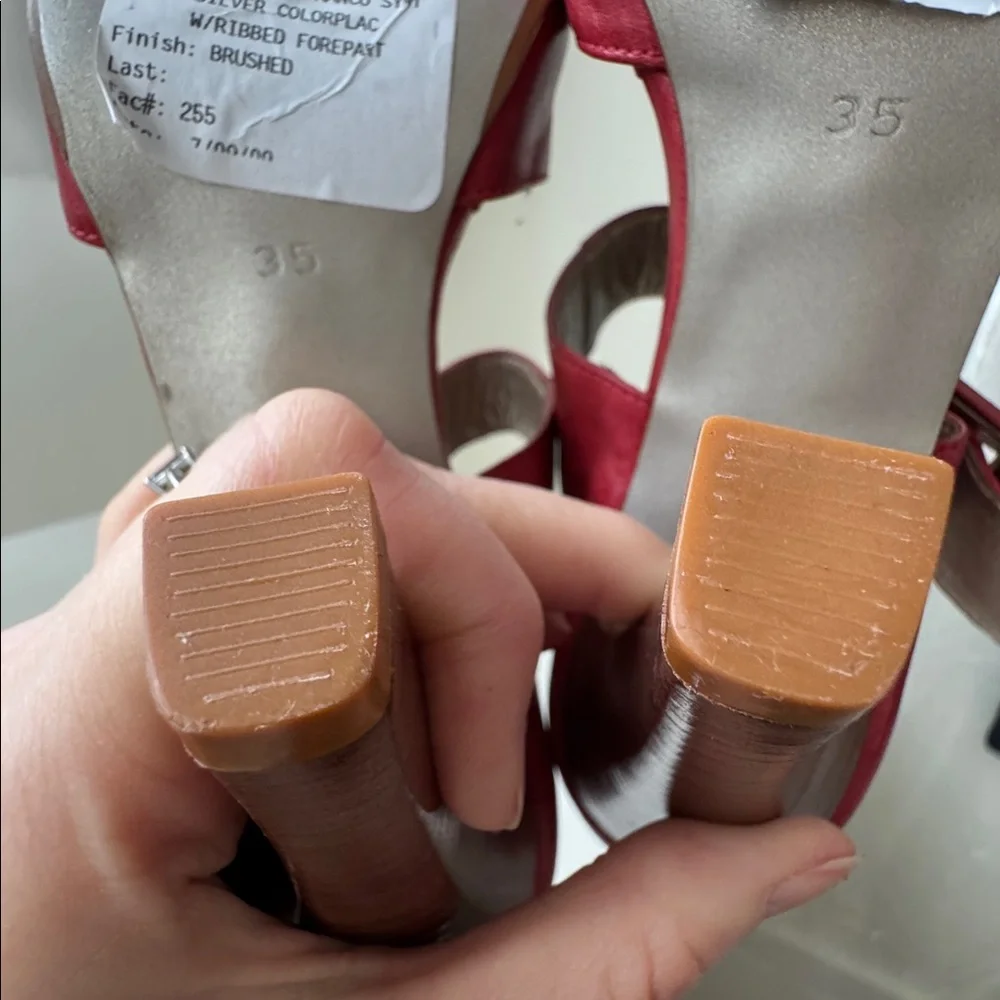 Mariana by Golc red leather high heeled sandals, 35.